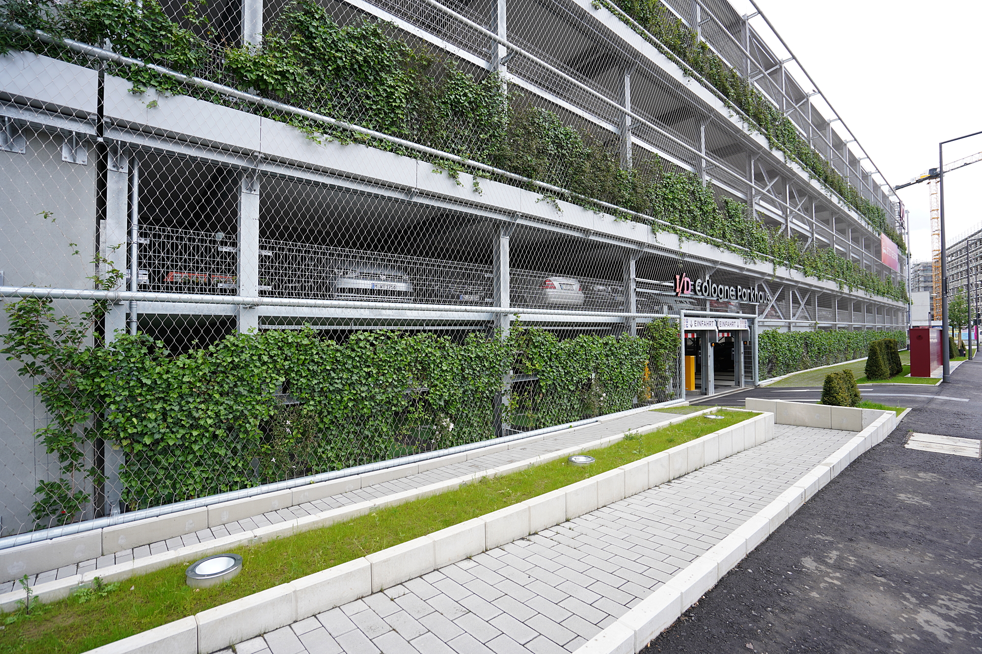 Facade greening parking garage Cologne